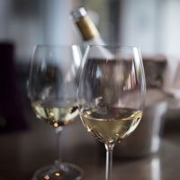 烟火煮岁月，老友暖风尘